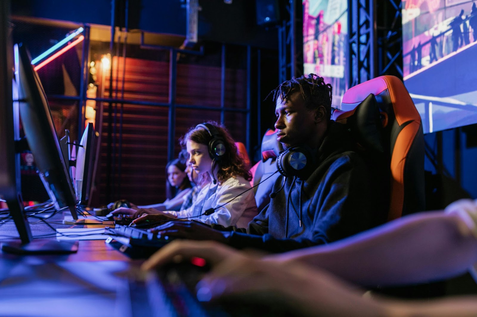 How Streaming Platforms Like Twitch Are Blurring the Lines Between Gaming and Gambling